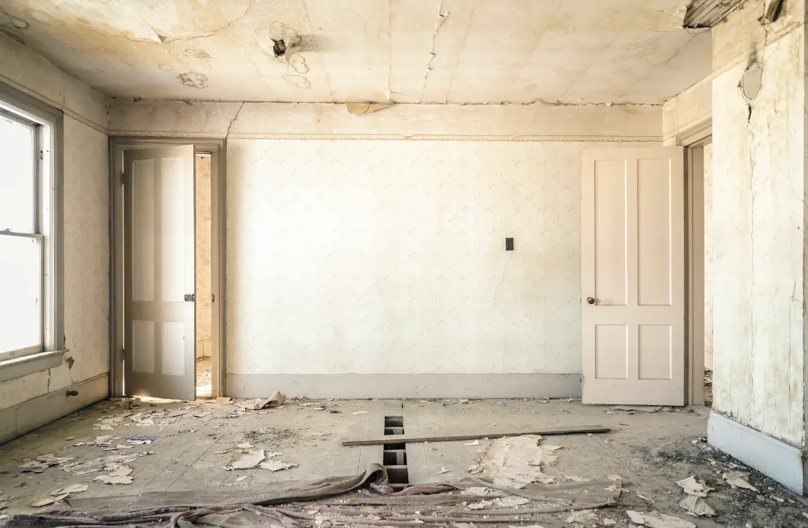 Waste disposal crew managing a cleanout project in Tempe